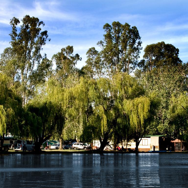 Cohuna Waterfront Holiday Park Exterior photo