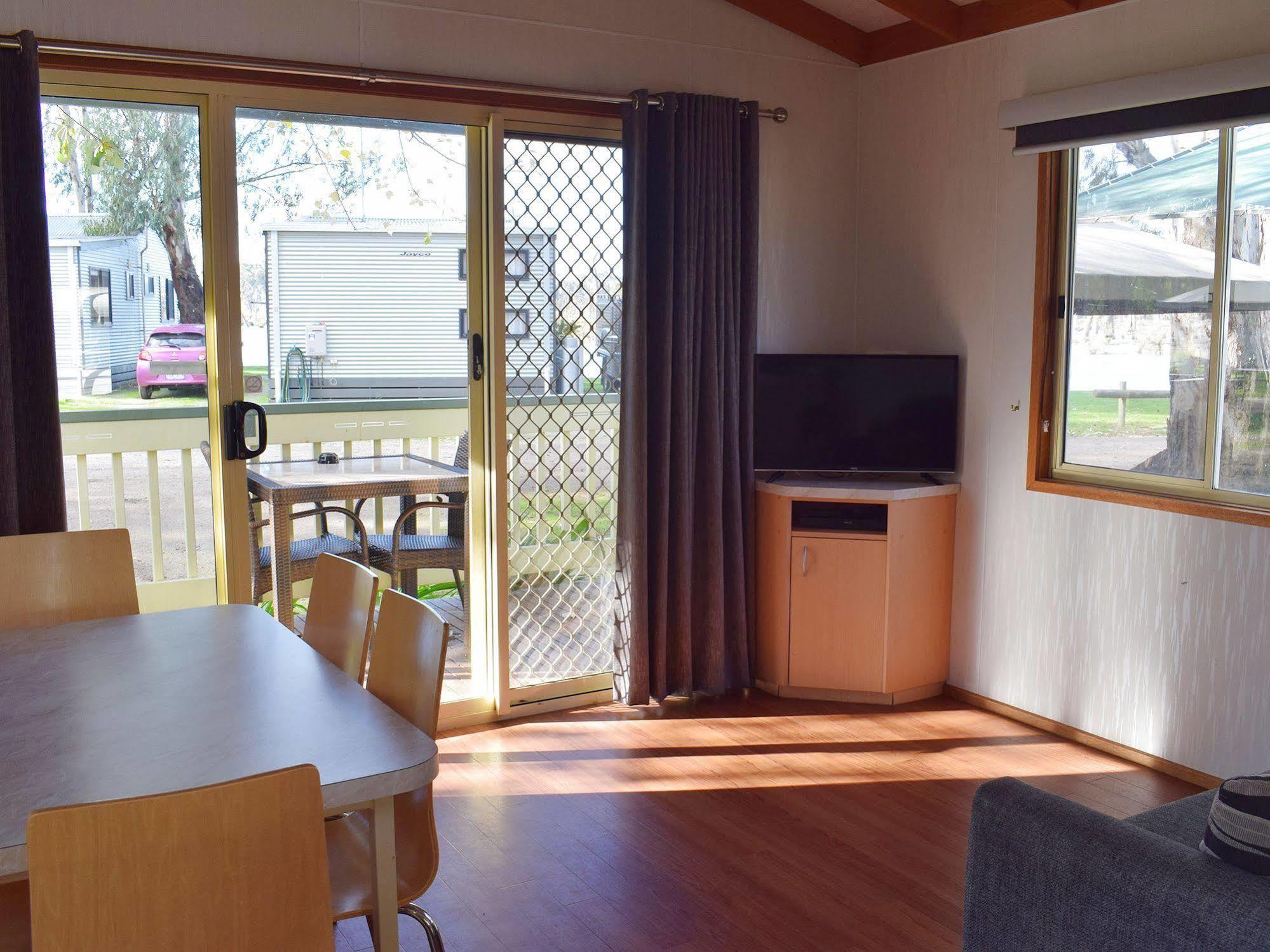 Cohuna Waterfront Holiday Park Exterior photo